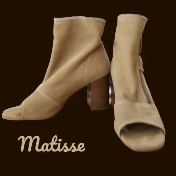 Matisse Lyon Open Toe Bootie Natural Suede - Picture 2 of 9